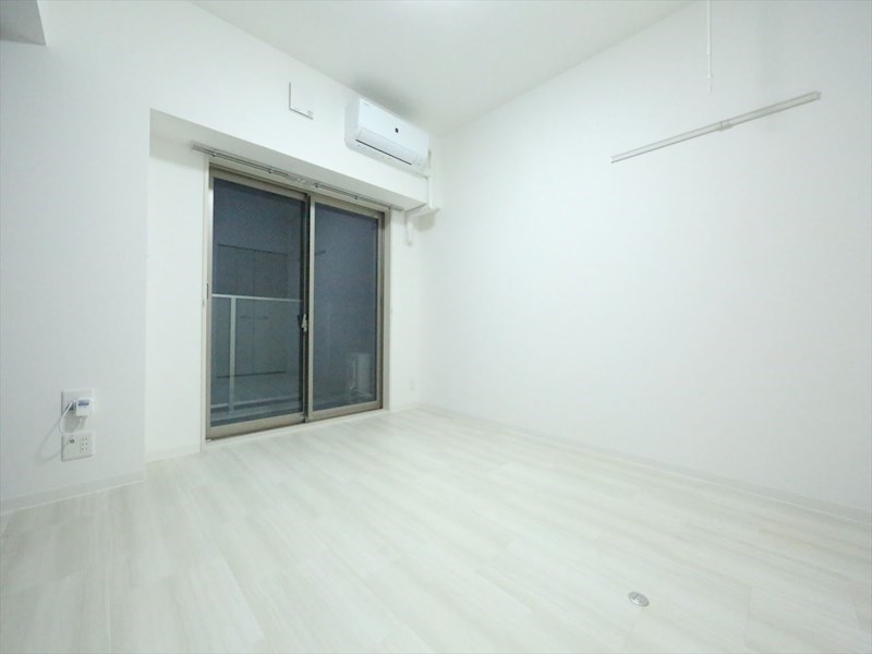 バルコニー　洋室7帖　エアコン完備　バルコニー