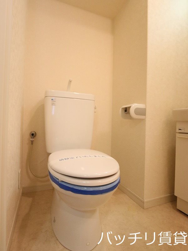 トイレ　写真は別号室イメージの為、現状を優先致します