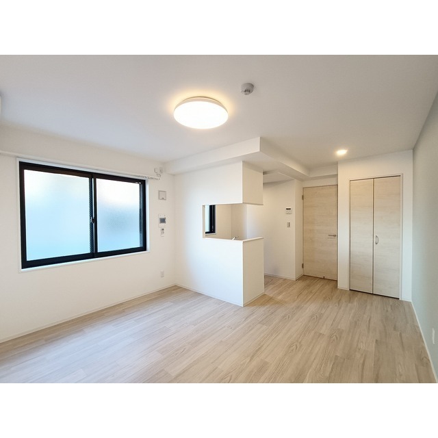 居室・リビング　家具・調度品等はＣＧ加工です。実際の賃貸