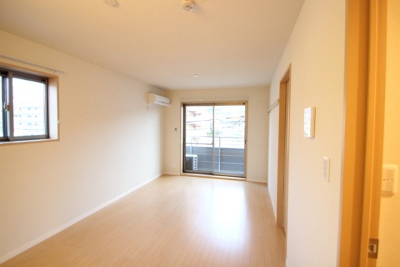 居室・リビング　※別部屋の写真です