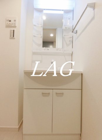 洗面設備　独立洗面台です。