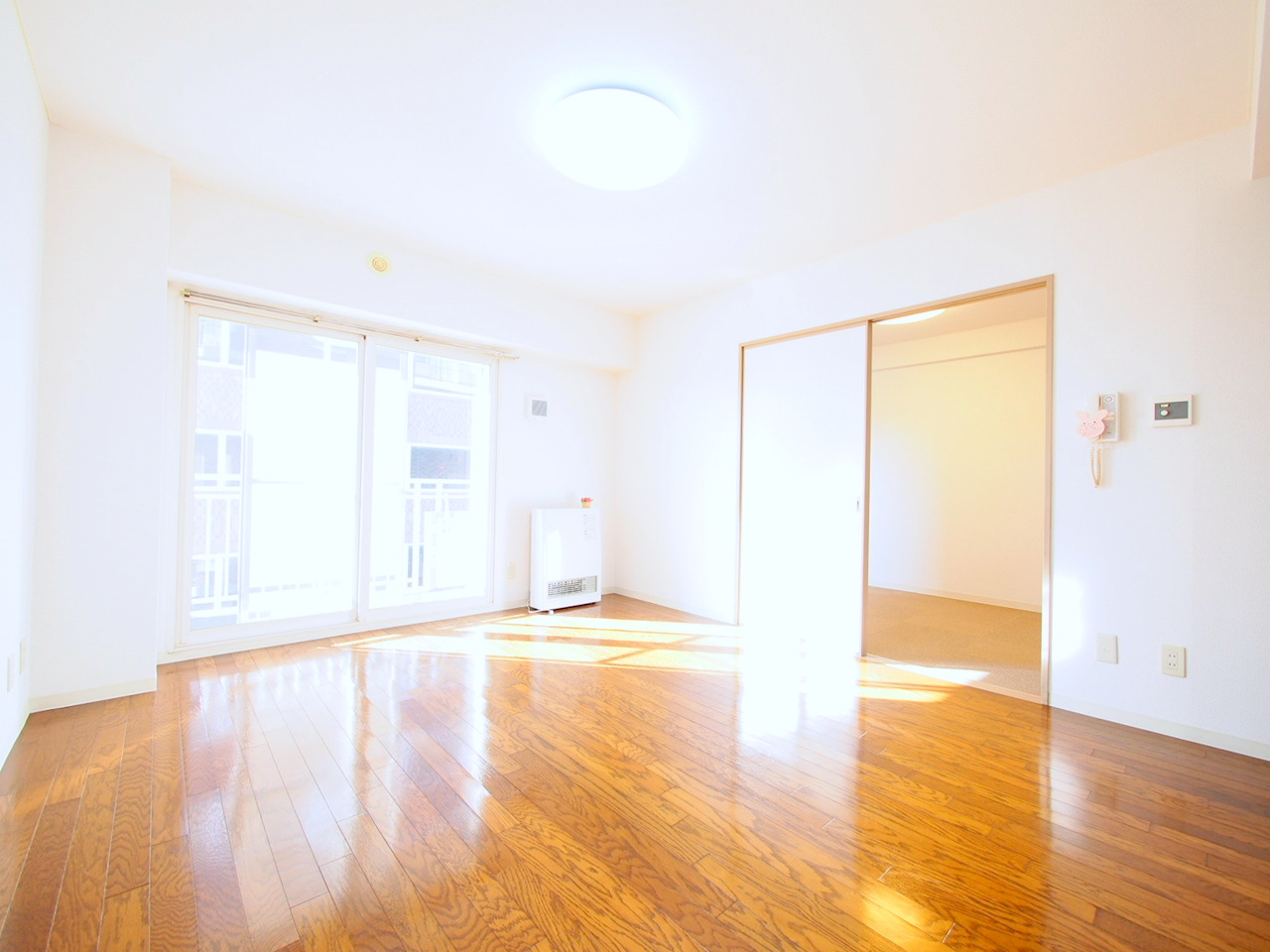 居室・リビング　日当たり良好で明るく暖かいお部屋です♪