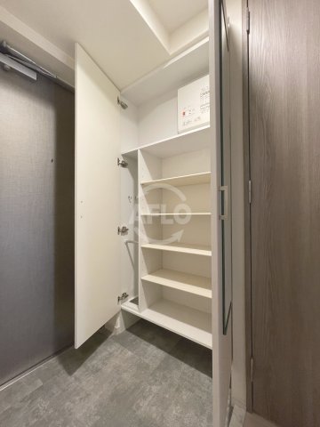 収納　ファステート難波デラックス　シューズボックス