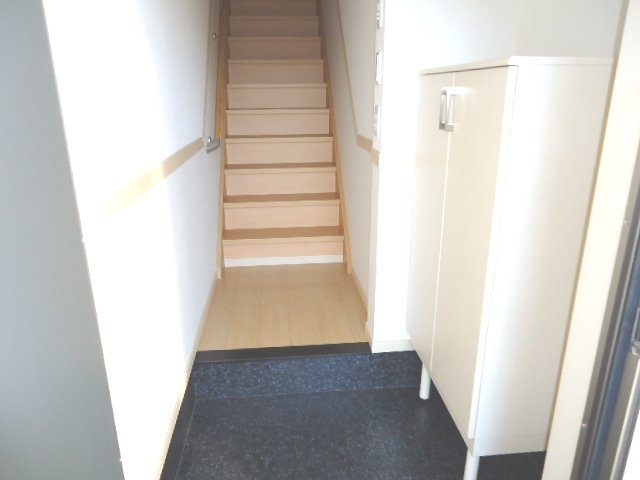 玄関　玄関(ＩＮ階段)