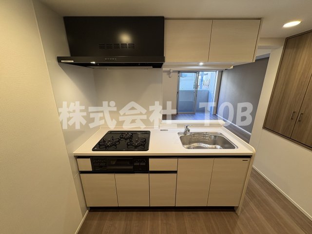 キッチン　1F　ガス3口グリル付き