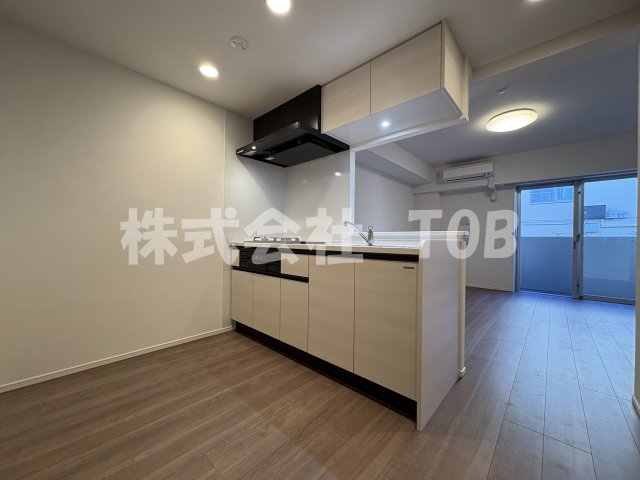 居室・リビング　1F　LDK12.8帖