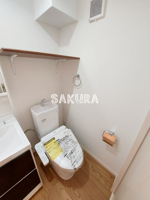 トイレ　嬉しい温水洗浄便座♪