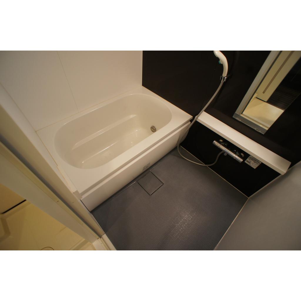 バス・シャワールーム　※3号室・6号室は反転タイプとなります