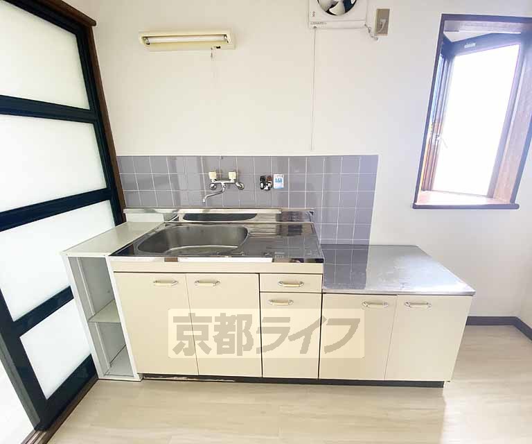 キッチン　ガスコンロが置けます