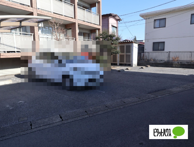 駐車場　建物南側駐車場