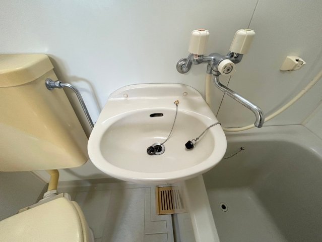 洗面設備　※別部屋の写真です、現状優先になります。