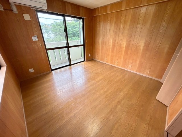 居室・リビング　※別部屋の写真です、現状優先になります。