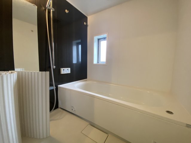 バス・シャワールーム　※同タイプの物件の写真です。