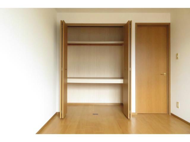 収納　西側洋室収納