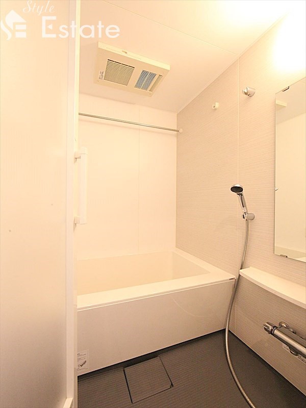 バス・シャワールーム　バスルーム