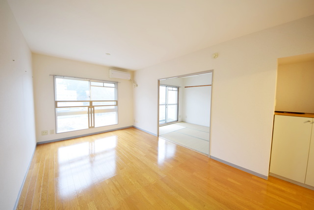 居室・リビング　～広々お部屋で気持ちいい～