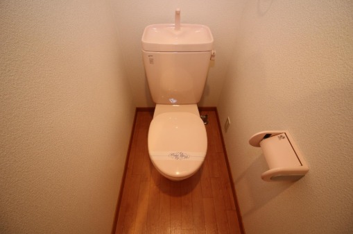 トイレ　バストイレ別です。