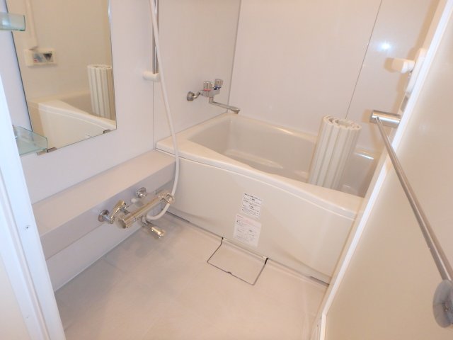 バス・シャワールーム　別部屋参考写真です