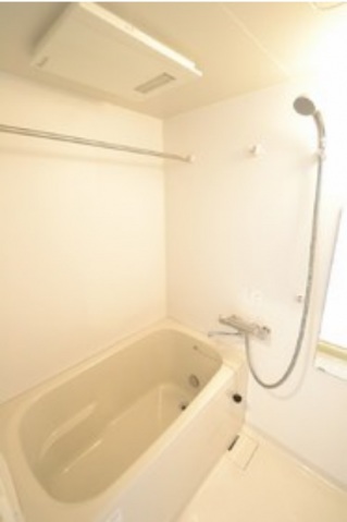 バス・シャワールーム　※同タイプ他室反転参考画像