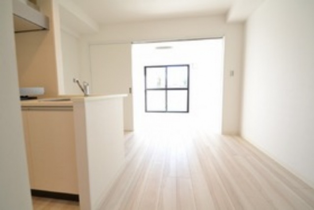 居室・リビング　※同タイプ他室反転参考画像