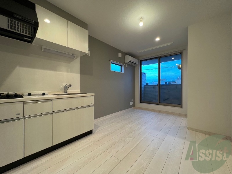 居室・リビング　きれいなＬＤＫが広がっていて居心地が良さそうですね。