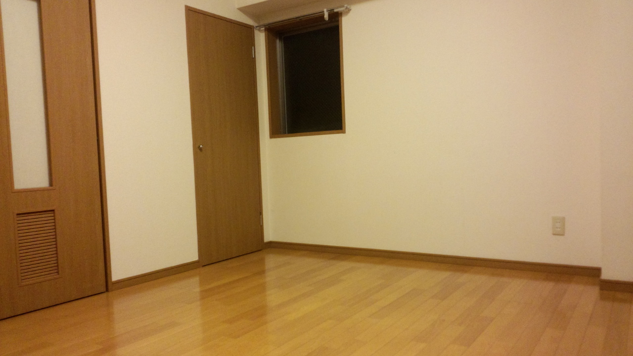 居室・リビング　クローゼット側