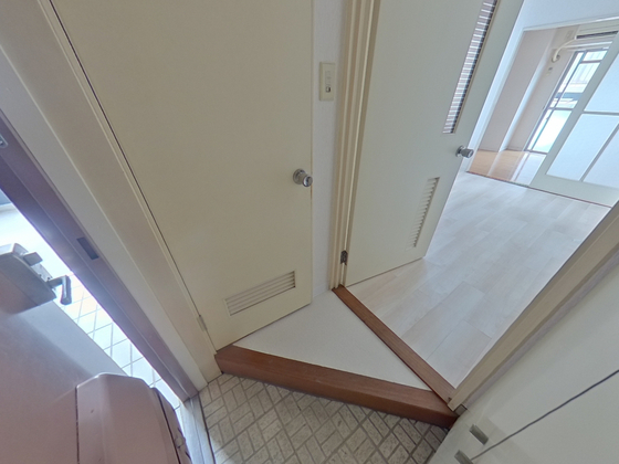 玄関　※別号室の写真です