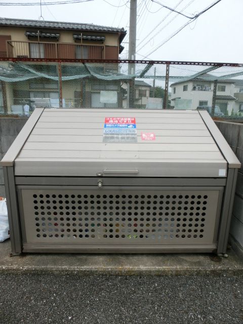 その他　敷地内のごみ置き場