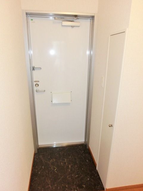 玄関　シューズボックス付き玄関です