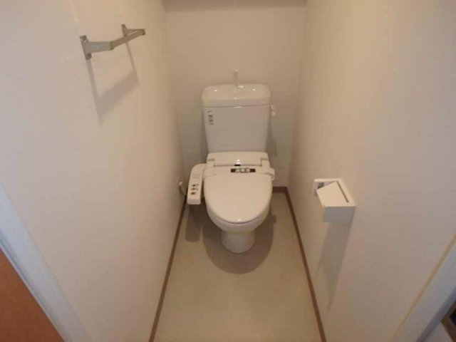 トイレ　落ち着いたトイレです