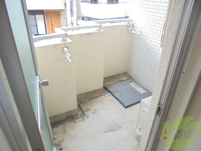 バルコニー　こちらでお洗濯物を干してくださいね