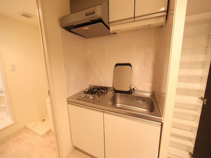 キッチン　システムキッチン（ガス2口）冷蔵庫・レンジ等ご用意できます
