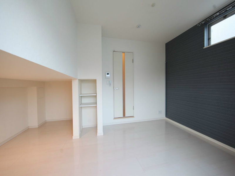 その他　洋室5.2帖　アンダーロフト4.9帖（収納部屋でも使えます）