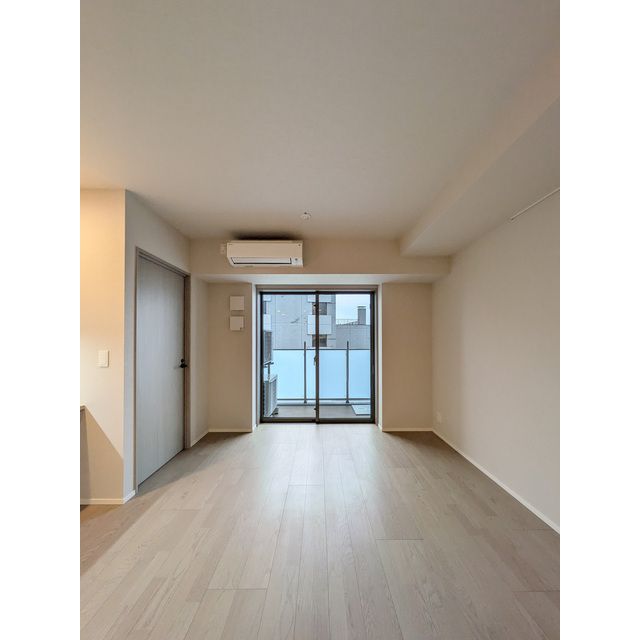 居室・リビング　■エアコン■24時間換気システム■床暖房■ダウンライト