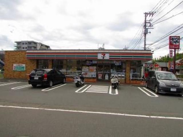 コンビニ　セブンイレブン横浜希望ヶ丘店（コンビニ）まで743m
