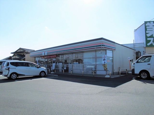 コンビニ　セブンイレブン（コンビニ）まで750m
