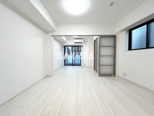 居室・リビング　こちらのリビングで趣味の時間をお楽しみください♪