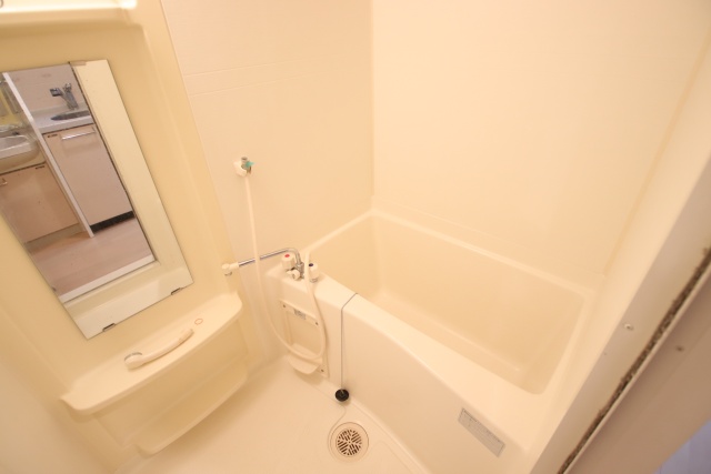 バス・シャワールーム　※別室の参考写真の為、現況優先です。