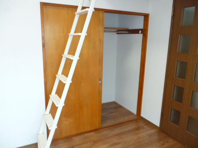 収納　クローゼット収納、奥行きあり