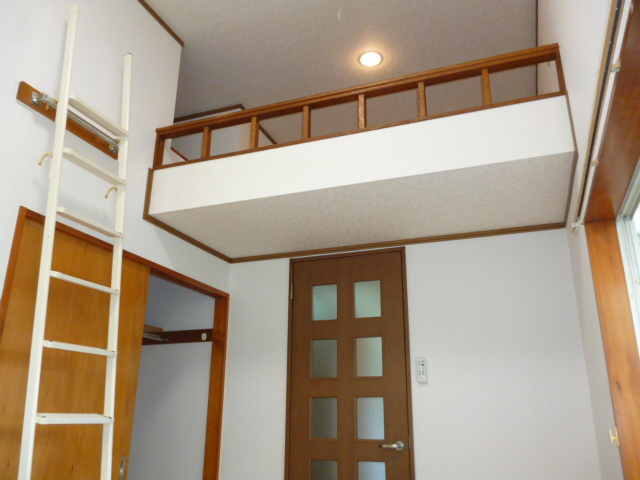 その他部屋・スペース　天井が高く開放感のある室内