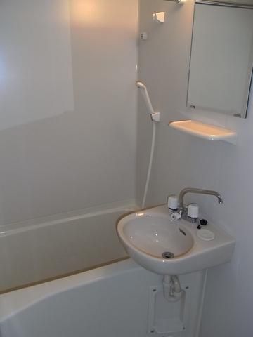 バス・シャワールーム　浴室乾燥機付きバスルーム