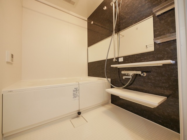 バス・シャワールーム　お風呂で日々の疲れを落としましょう