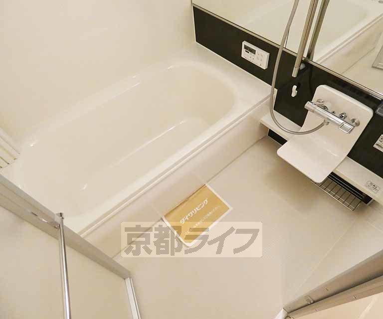 バス・シャワールーム　一坪バスルームです。