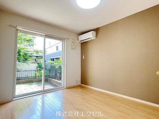 居室・リビング　綺麗な10.5畳のリビング♪