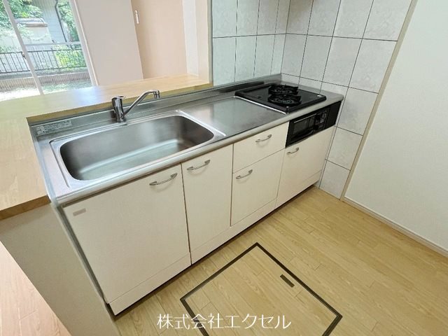 キッチン　グリル付き二口コンロのシステムキッチン♪