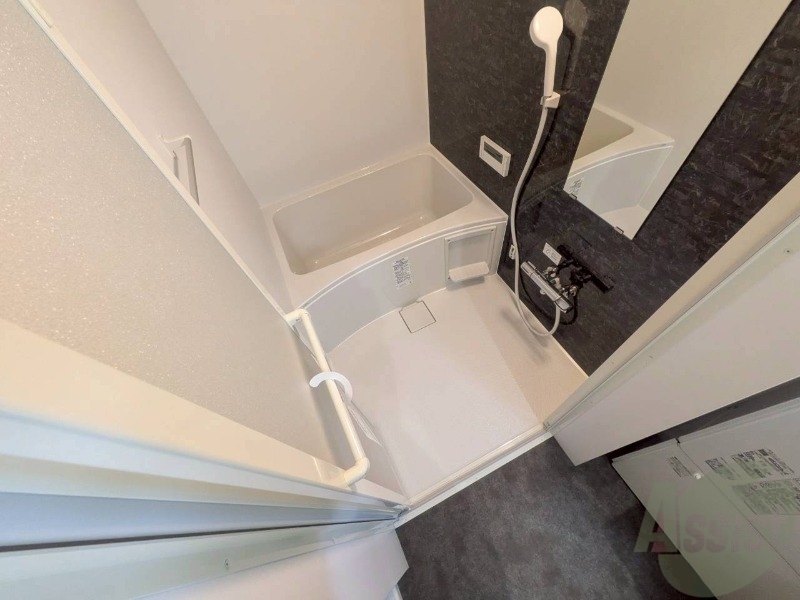 バス・シャワールーム　お風呂になります。一日の疲れを癒してくださいね。