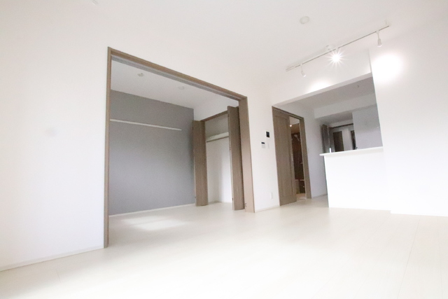 居室・リビング　※他号室参考写真です★過去募集時の写真です