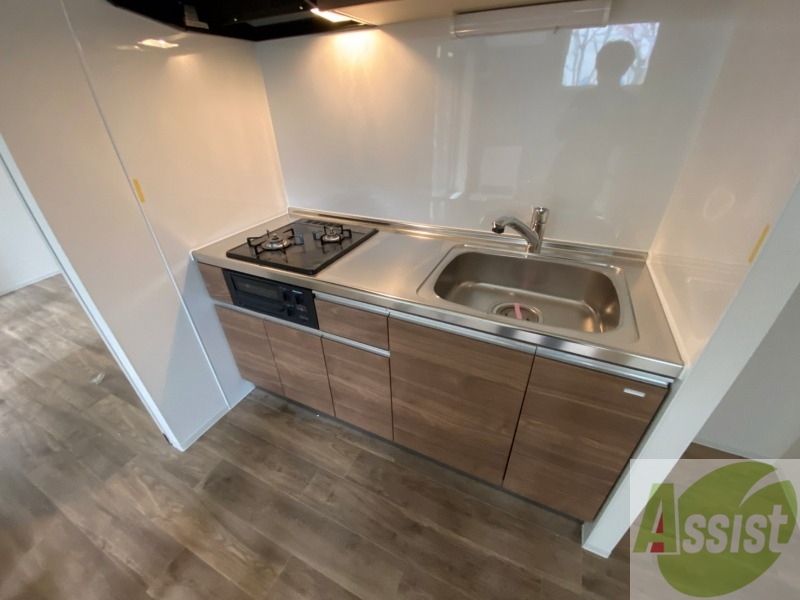 キッチン　システムキッチン完備で２口ついているので料理もできます！