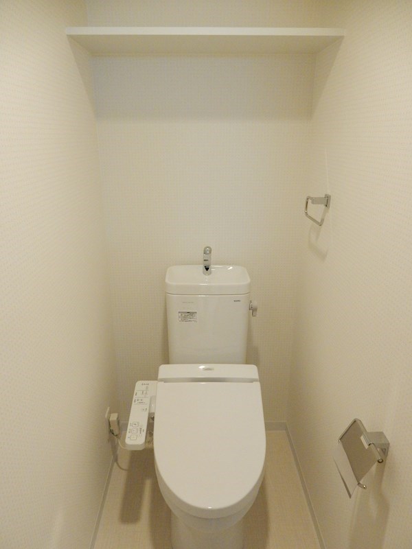 トイレ　温水洗浄便座付♪