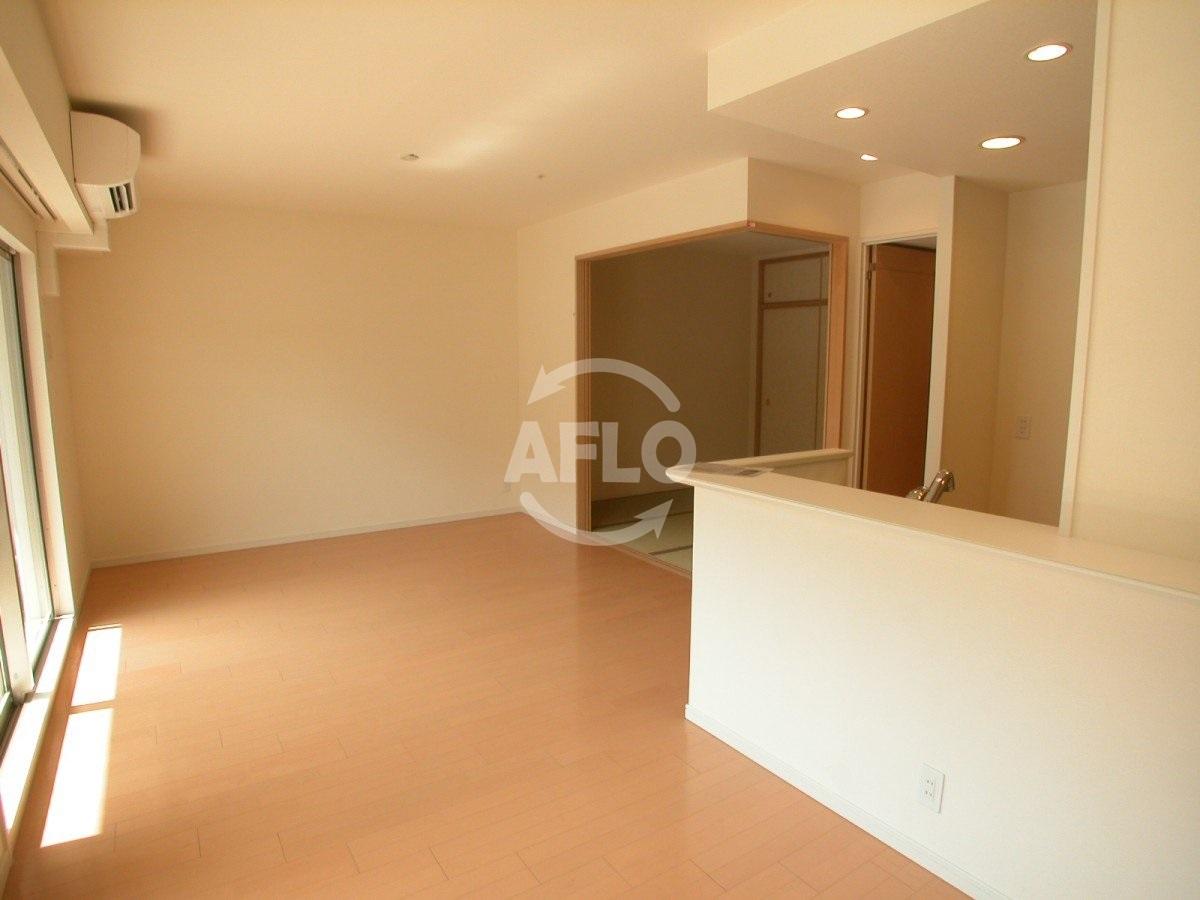 居室・リビング　レジディア都島　開放的な室内